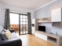 Telewizja i/lub zestaw kina domowego w obiekcie Apartment Balcón del Mar-1 by Interhome