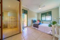Postel nebo postele na pokoji v ubytování VIlla Jaruco Lux, exclusiva zona residencial con Piscina & Aircon