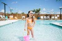 Der Swimmingpool an oder in der Nähe von Hotel Indigo Orange Beach - Gulf Shores by IHG