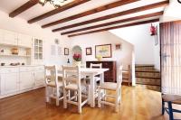 Kuchyň nebo kuchyňský kout v ubytování Villa Puntxa