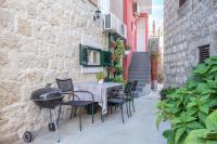 Balkón alebo terasa v ubytovaní Apartments by the sea Kastel Stafilic, Kastela - 15110