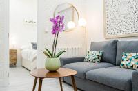 A seating area at For You Rentals Glorieta de Bilbao apartment TEMPORAL EGU4