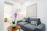 A seating area at For You Rentals Glorieta de Bilbao apartment TEMPORAL EGU4