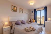 Posteľ alebo postele v izbe v ubytovaní 797 HOLIDAY RENTALS - Moderno Piso para 5 con hermosas vistas