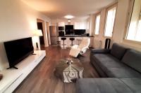 Plán poschodí v ubytovaní Spacious Apartment in Paris Place des Fetes
