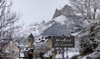 Nespecifikovaný výhled na hory nebo výhled na hory při pohledu z hotelu