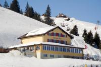 Nespecifikovaný výhled na hory nebo výhled na hory při pohledu z hotelu