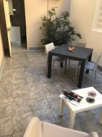 A seating area at Scogliera apartments
