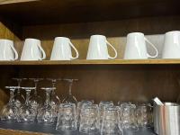 LIT’S INN Sapporoにあるコーヒーまたはお茶