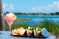 リゾートの敷地内または近くでの食事または食べ物