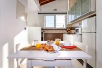 Kuchyňa alebo kuchynka v ubytovaní -MalagaSunApts- Private Terrace Studio