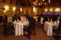 Un restaurant u otro lugar para comer en Mount Sheba Rainforest Hotel - Mountain Spring Water