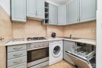 Kuchyňa alebo kuchynka v ubytovaní Family Apartment Szewska Market Square by Noclegi Renters