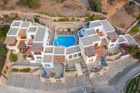 The swimming pool at or close to Reggina's Apartments