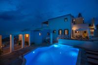 The swimming pool at or close to Reggina's Apartments