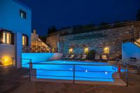 The swimming pool at or close to Reggina's Apartments