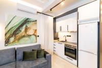 Kuchyňa alebo kuchynka v ubytovaní F & B Collection - City Central 2 Bedroom Suite