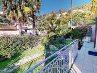 Vonkajšia záhrada v ubytovaní Charmant 2 pièces avec terrasse, jardin et parking dans résidence avec piscine à Menton - FR-1-196-313