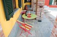 Patio alebo iná vonkajšia časť ubytovania Cascina La Romana