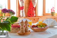 Jídlo v penzionu nebo okolí