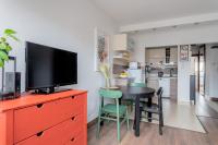 Kuchyňa alebo kuchynka v ubytovaní Floral Apartment - NEW in town