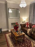 Posezení v ubytování Luxury home in York - sleeps -5 , Free parking ,
