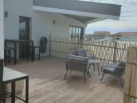 Balkón alebo terasa v ubytovaní Appartement T3 avec balcon et parking, accès piscine, espaces sportifs - FR-1-195-96