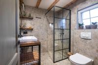 Kúpeľňa v ubytovaní Rustic Cozy house Pupy
