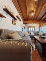 A seating area at Apartaments Cel i Fusta