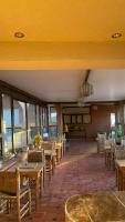 Un restaurant sau alt loc unde se poate mânca la Auberge Ayam Atlas- pool 10mn away