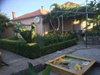 Vonkajšia záhrada v ubytovaní Holiday home Sandra