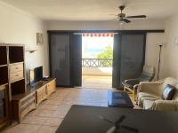 TV a/nebo společenská místnost v ubytování Apartment 5A1, Victoria Court 1, Avenida Londres 6, Los Cristianos, 38650, Tenerife