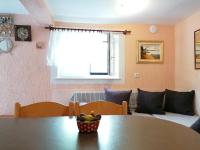 Posedenie v ubytovaní Apartment Njivice 5320b