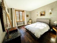Posteľ alebo postele v izbe v ubytovaní Castle in the beautiful French countryside with all modern comfort