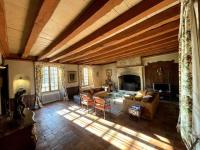 Posedenie v ubytovaní Castle in the beautiful French countryside with all modern comfort