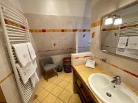Kúpeľňa v ubytovaní Castle in the beautiful French countryside with all modern comfort