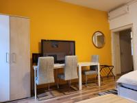A bed or beds in a room at Leopoldauer Apartment