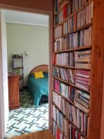 Biblioteka w domu wakacyjnym