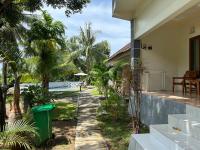 Kuta Circle Homestayにある庭