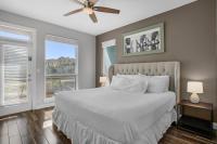 Ein Bett oder Betten in einem Zimmer der Unterkunft Destiny Beach Villas #20A