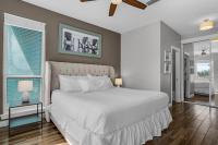 Ein Bett oder Betten in einem Zimmer der Unterkunft Destiny Beach Villas #20A