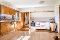 A kitchen or kitchenette at Bauernhof Lehengut