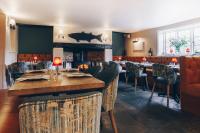 Posezení v ubytování The Crab & Lobster