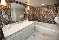 Ein Badezimmer in der Unterkunft Beau Rivage Resort &amp; Casino