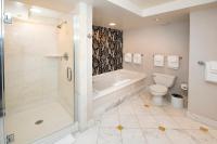 Ein Badezimmer in der Unterkunft Beau Rivage Resort &amp; Casino