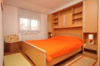 Posteľ alebo postele v izbe v ubytovaní Apartments with a parking space Pula - 7340