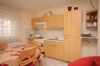 Kuchyňa alebo kuchynka v ubytovaní Apartments with a parking space Pula - 7340
