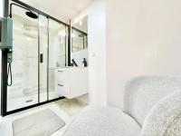Plan piętra w obiekcie LE ROSACKER - Proche centre ville et gare - Terrasse - Parking gratuit 2 places - 2 chambres - 2 salles de bain - Netflix