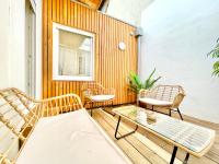 Część wypoczynkowa w obiekcie LE ROSACKER - Proche centre ville et gare - Terrasse - Parking gratuit 2 places - 2 chambres - 2 salles de bain - Netflix