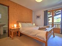 Posteľ alebo postele v izbe v ubytovaní Bel Appartement Spacieux à Morzine - 8 Personnes, 90m², Accès Direct aux Pistes et Téléphérique - FR-1-524-109